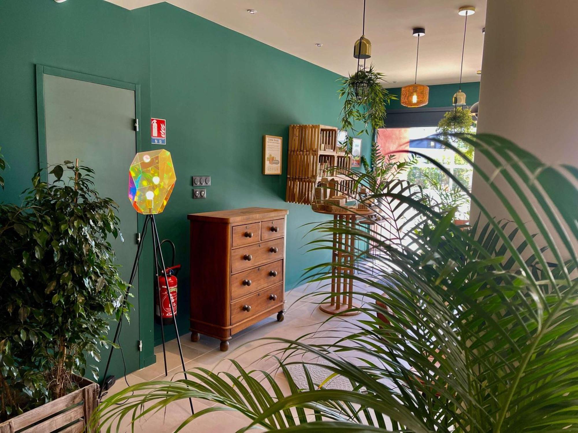 Aparthotel Adagio Access Porte De Camargue Сен-Мартен-де-Кро Экстерьер фото