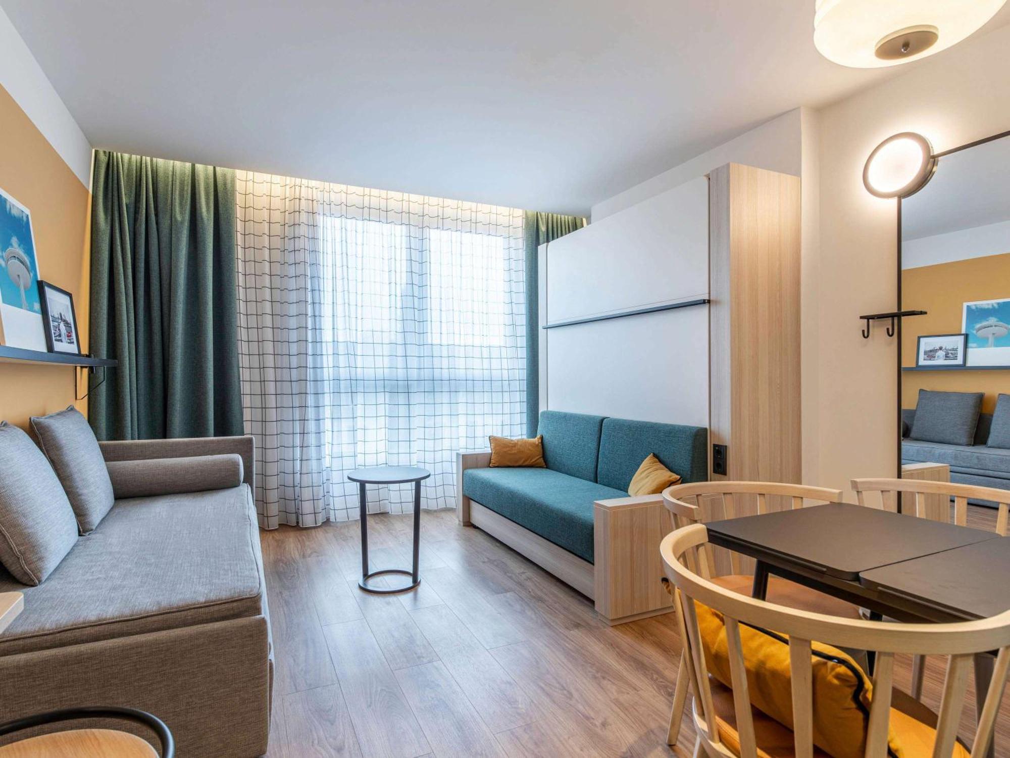 Aparthotel Adagio Access Porte De Camargue Сен-Мартен-де-Кро Экстерьер фото