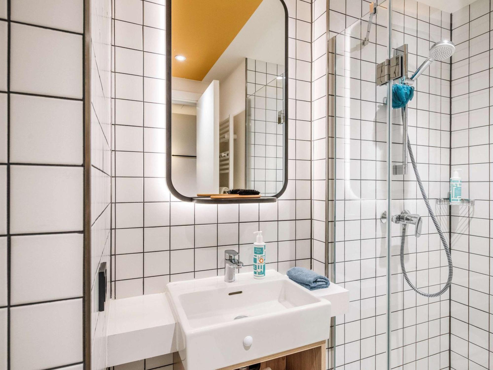 Aparthotel Adagio Access Porte De Camargue Сен-Мартен-де-Кро Экстерьер фото